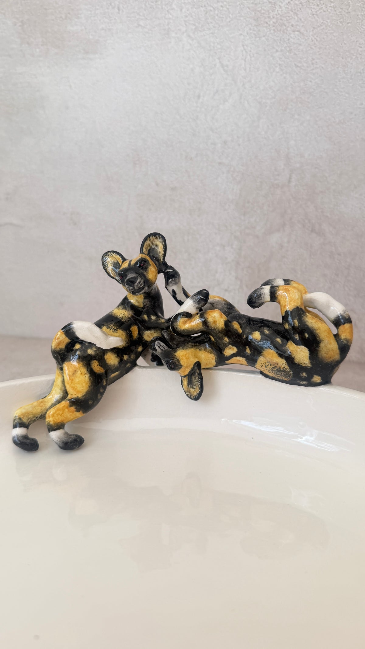 30cm wild dog bowl, hand-painted by artisans in kwazulu-natal